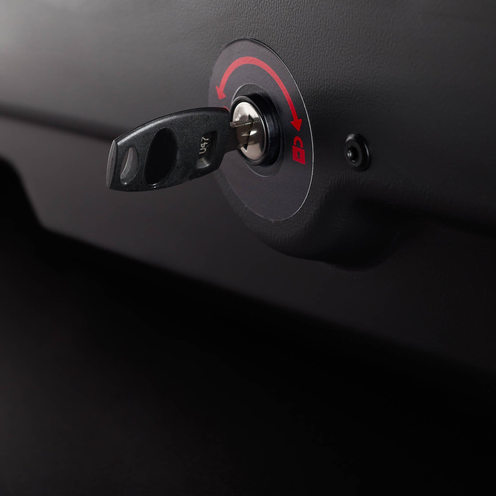 CRUZ Paddock elite 470N -glossy black - #12