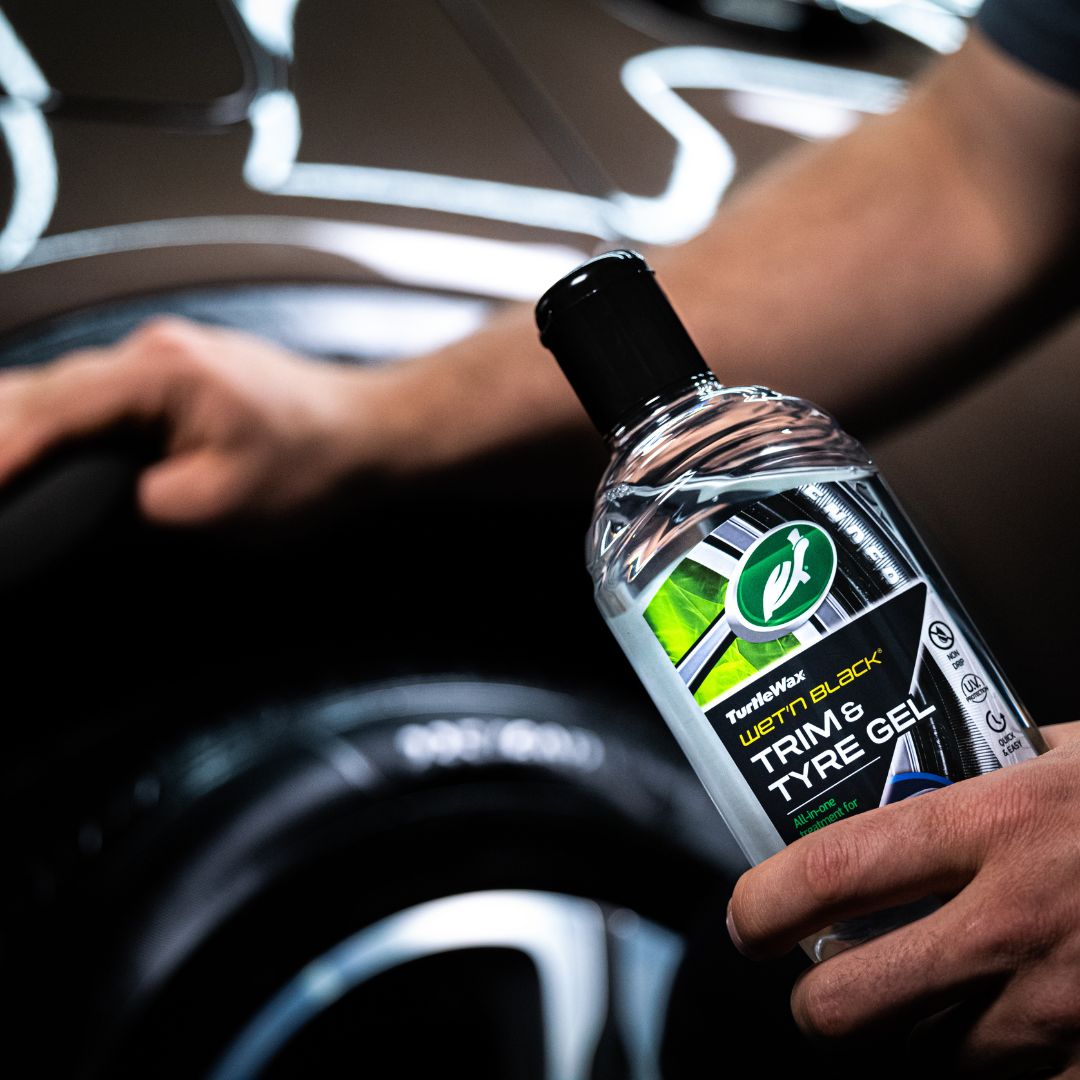 Gel Abrilhantador de Pneus e Frisos "Wet`N´Black" 300 ml Turtle Wax